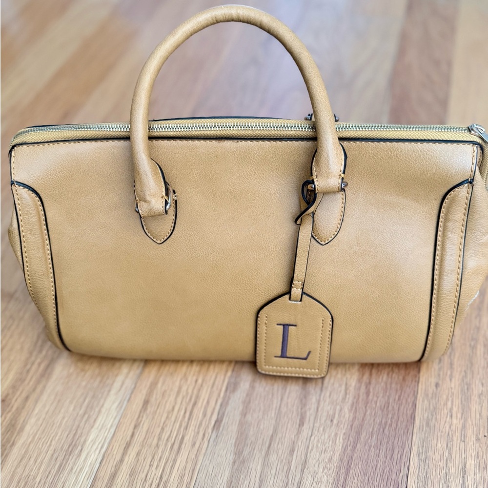 Initials, Inc Tan leather handbag. 
Letter is detachable